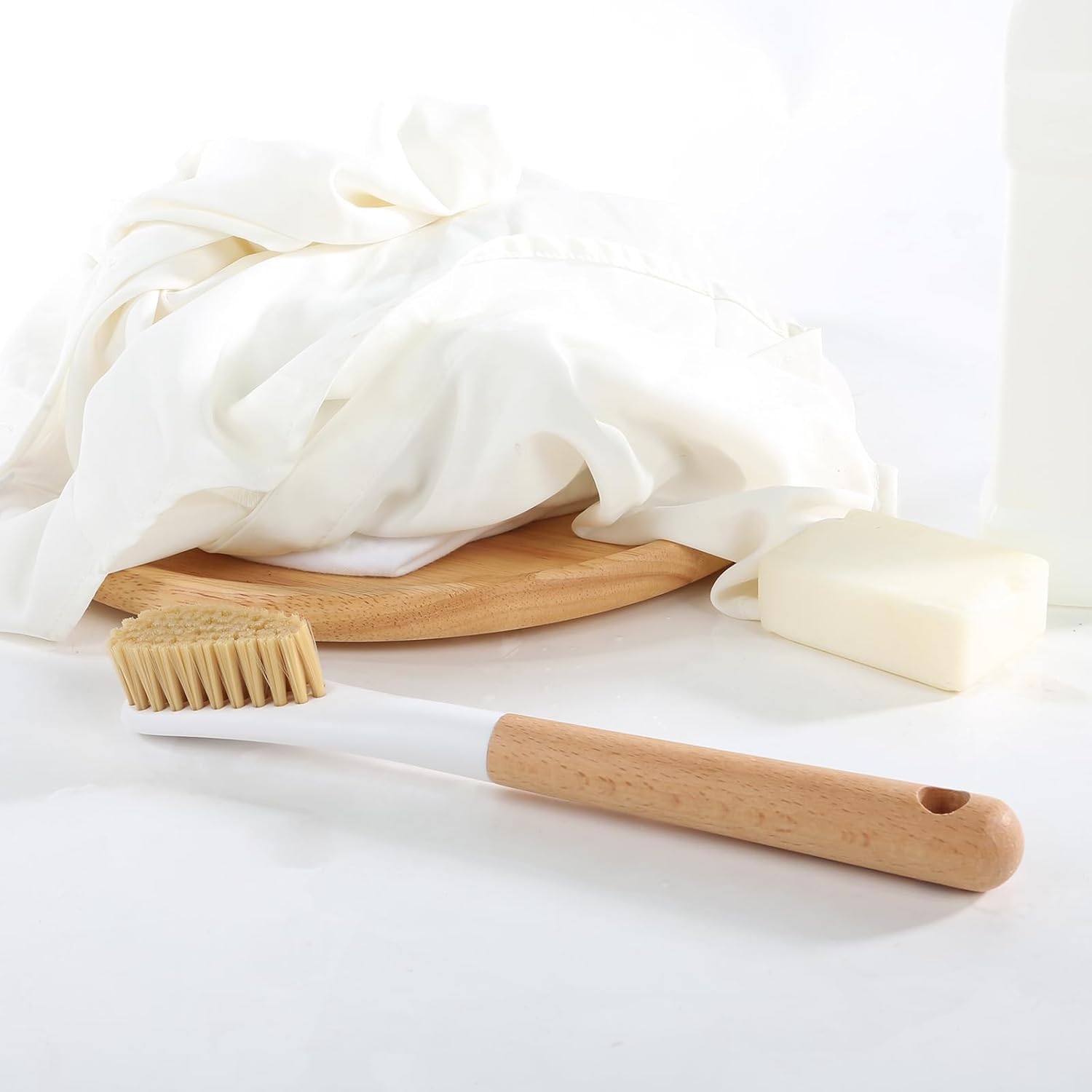 OSCIOSS Wood Laundry Brush with Long Handle and Soft Bristles
