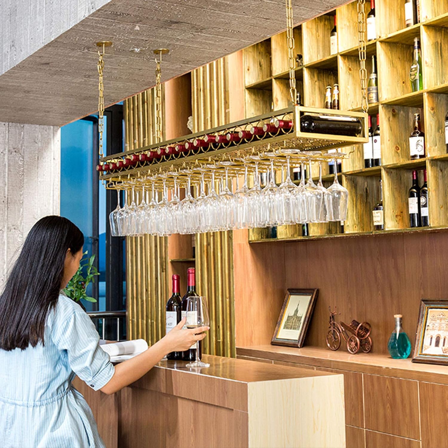 Wall-Mounted Wine Rack with Adjustable Height and Width